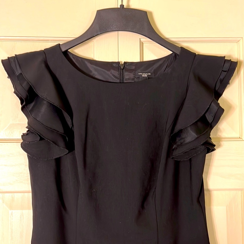 Ann Taylor Sheath Dress size 2 Petite
